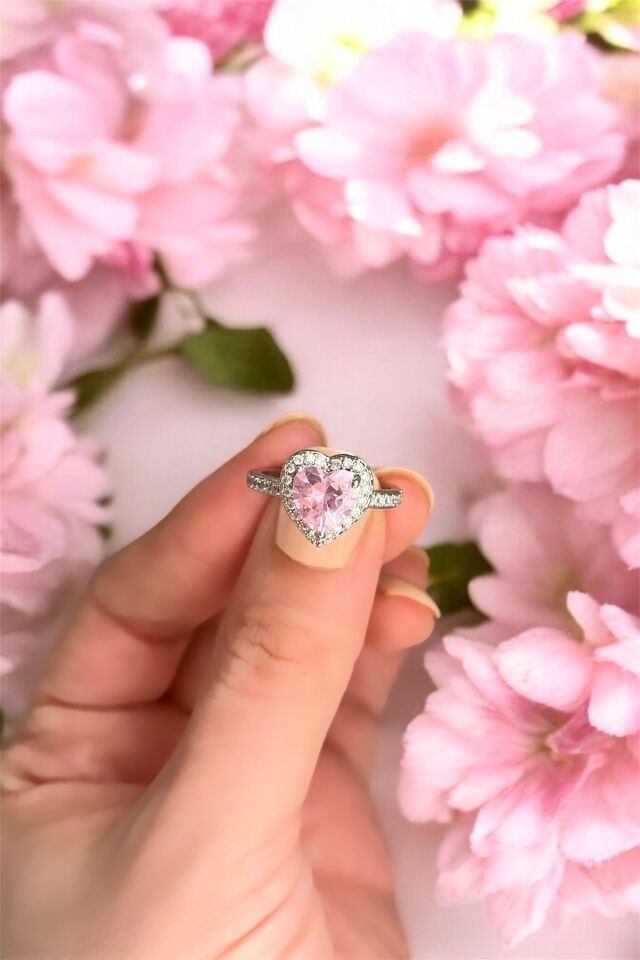 Pembe Taşlı Kalp Yüzük