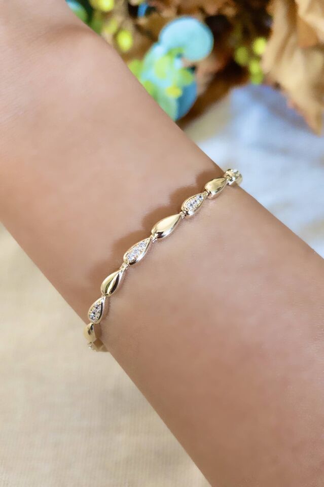 Damla Taş Detaylı VIP Bileklik