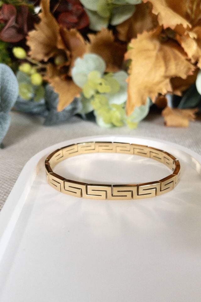 Geometrik Desenli Gold Kelepçe Bilezik