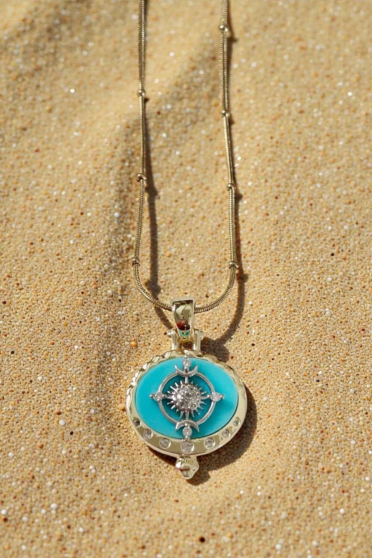 Turkuaz Yön Bulucu Madalyon Kolye