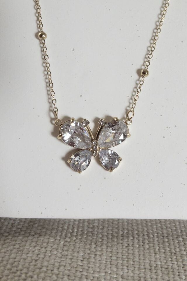 Taşlı Kelebek Figürlü Kolye