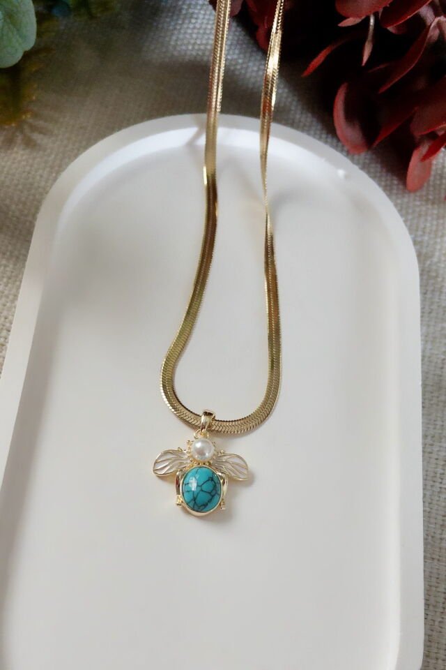 Turkuaz Taşlı Arı Figürlü Kolye