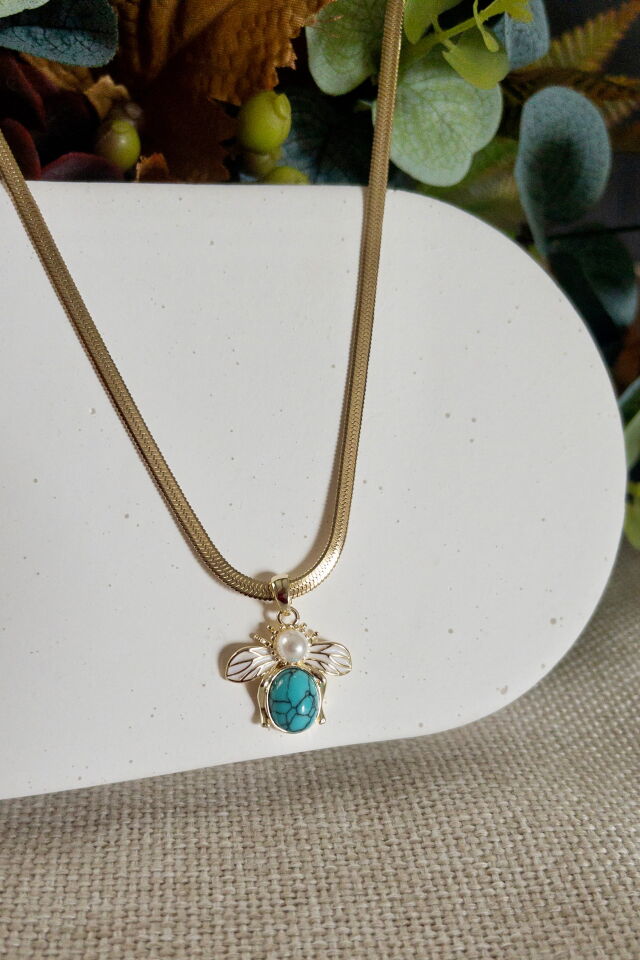 Turkuaz Taşlı Arı Figürlü Kolye