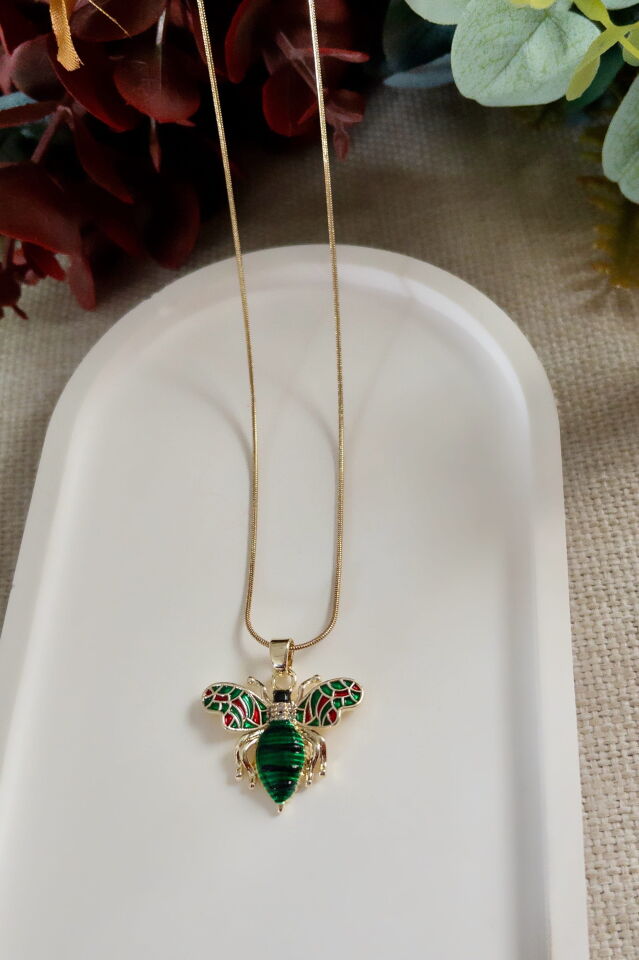 Yeşil Renkli Arı Figürlü Kolye